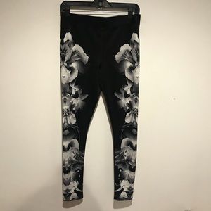 Black floral leggings